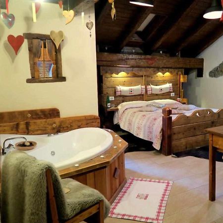 Romantica Suite Con Vasca Idromassaggio أَويستا المظهر الخارجي الصورة
